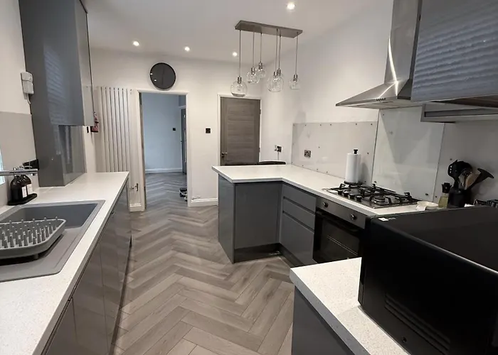 Nyaraló A Away From Manchester