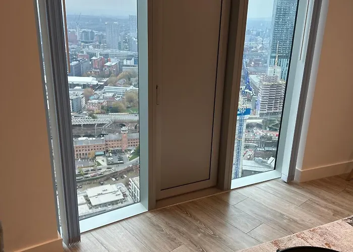 Ahg Luxury Tower Suite - Stunning City Views At Central Manchester