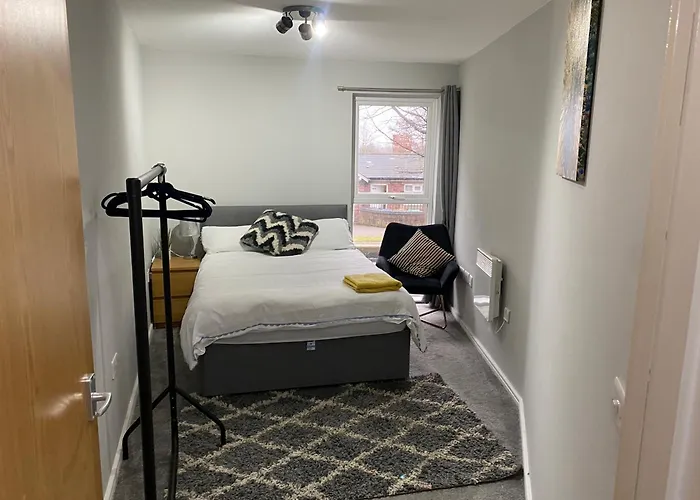 Mcr-2bed2bathaptparkinglux Canal