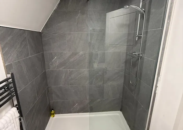 Unitarian Serviced * Manchester