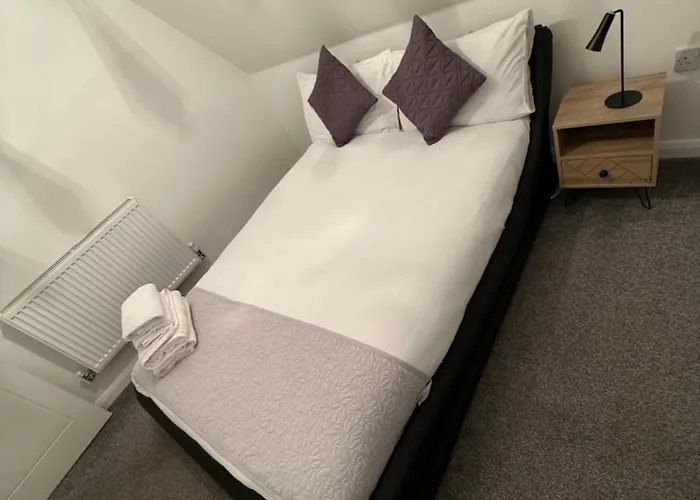 Unitarian Serviced * Manchester