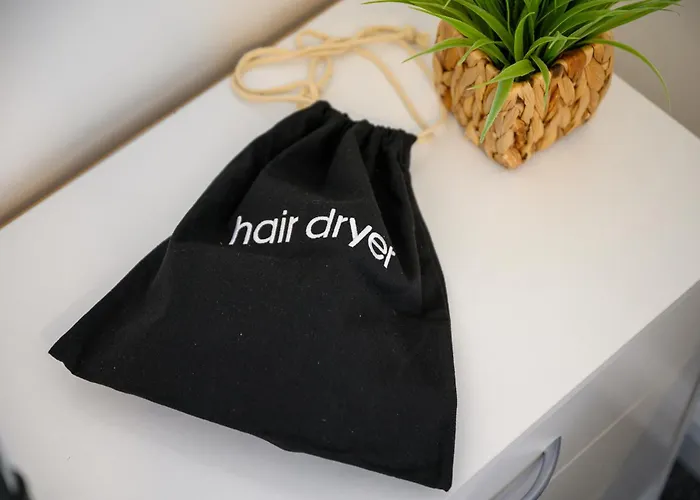 Spacious 4-bed Luxury - Garden, Free Parking, Sleeps 8 Apartamento *