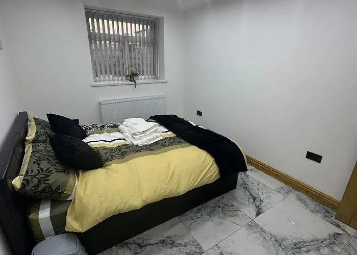 Sindhu Luxury * Manchester