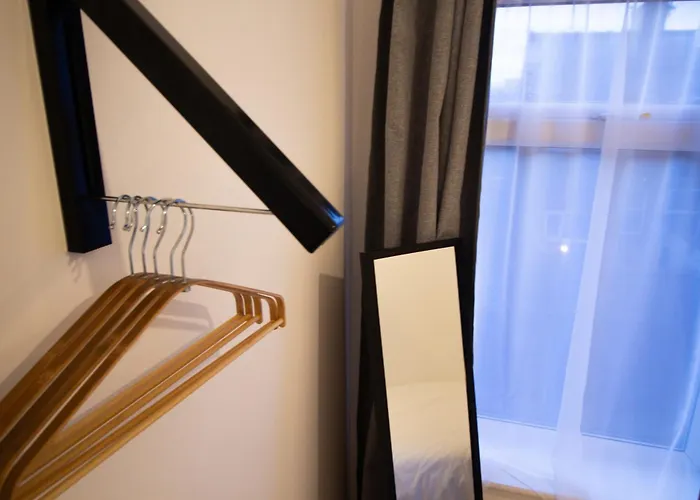 度假居 Stylish Cosy 4-bed Home, Sleeps Up To 10 With Large Sofa Bed, Near Royal Infirmary & Universities, Free Parking & Ultra-fast Wifi