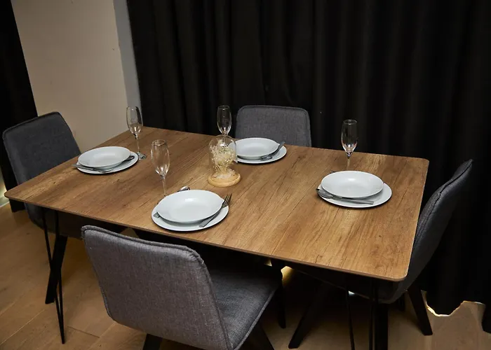 Luxury 2 Bed With Balcony * 맨체스터