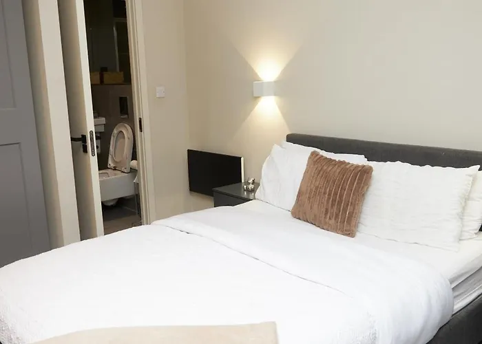 Luxury 2 Bed With Balcony