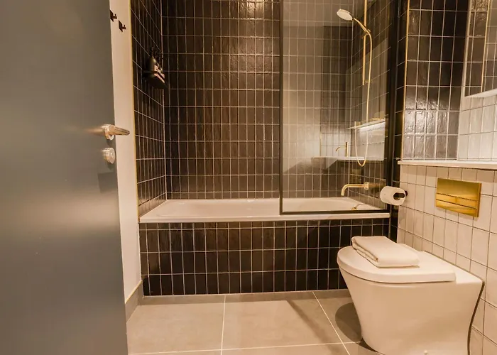 Marron 2br & Walks Manchester