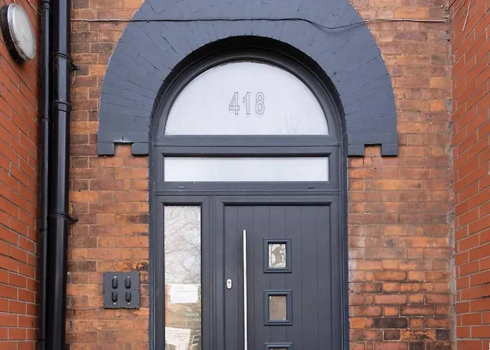 Casa Cove 2f Flat Free Parking - 5min To Hospital Apartman