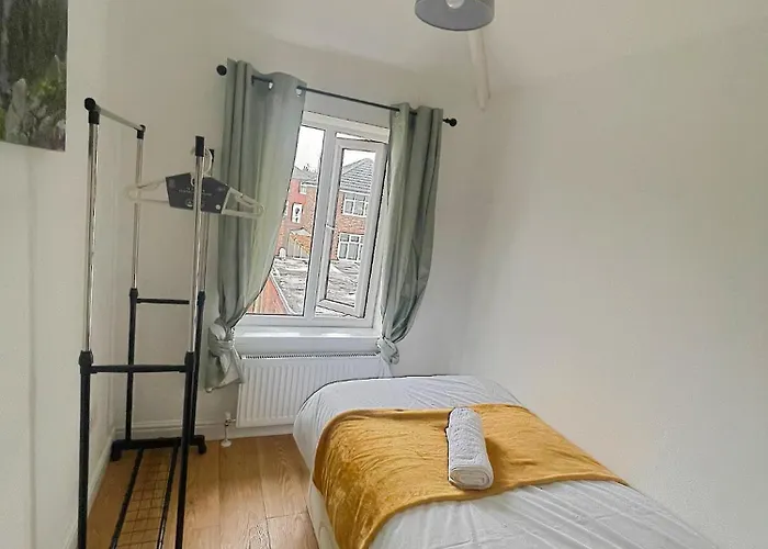 Apartamento Betahouse -3br -pool Table -free Parking -spacious Mánchester