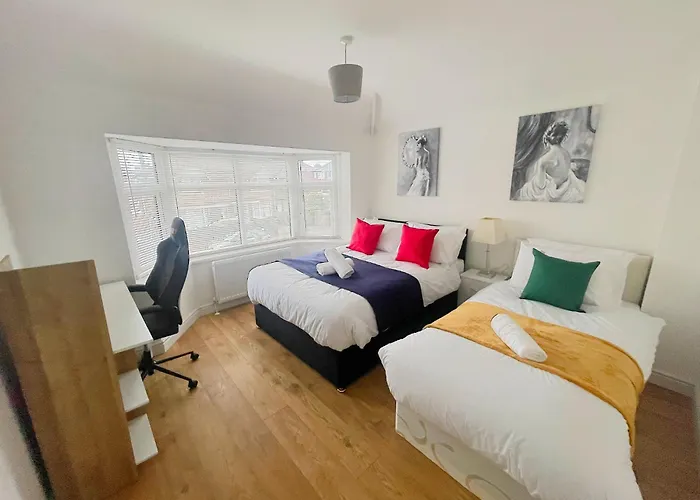 Betahouse -3br -pool Table -free Parking -spacious Mánchester
