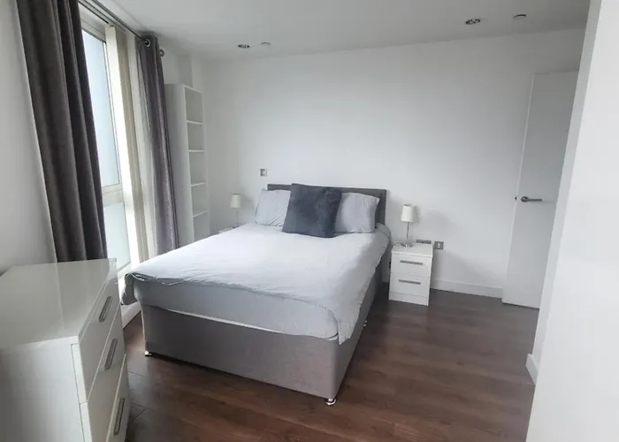 Kwatera prywatna Spectacular Private Bedroom In 2 Bedroom *