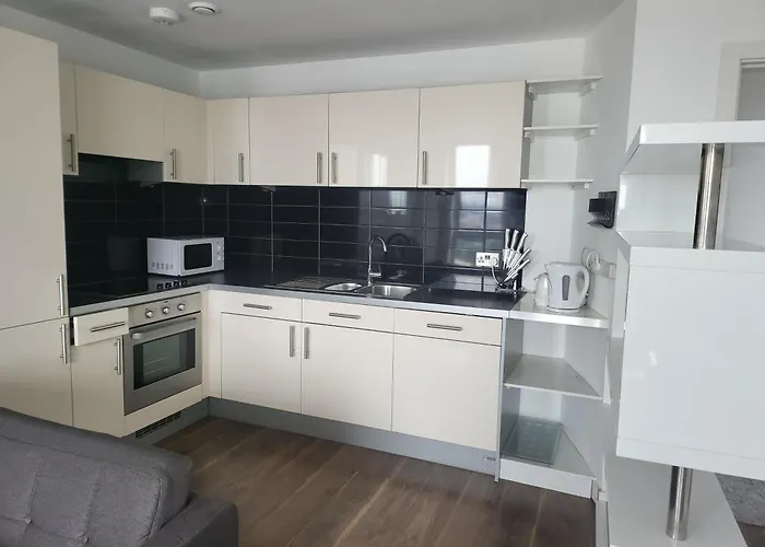 Spectacular Private Bedroom In 2 Bedroom Privat bolig Manchester