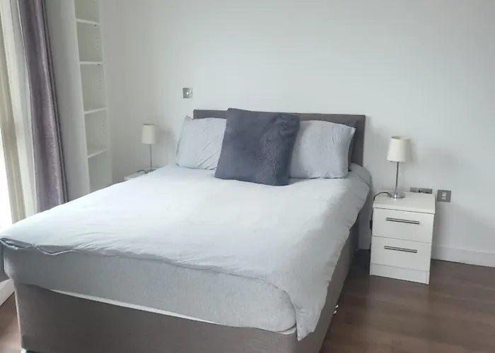 Spectacular Private Bedroom In 2 Bedroom Privat bolig Manchester