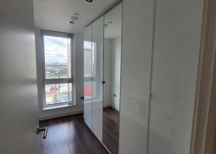 Spectacular Private Bedroom In 2 Bedroom Ubytování v soukromí