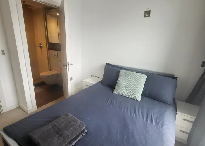 Privat bolig Spectacular Private Bedroom In 2 Bedroom