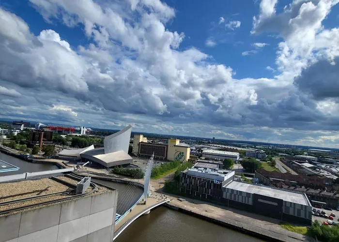 Spectacular Private Bedroom In 2 Bedroom