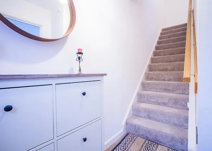 Feriehus Charming 1br House In Eccles With Free Parking *