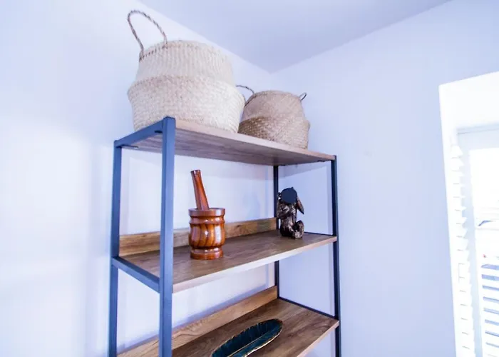 Charming 1br House In Eccles With Free Parking