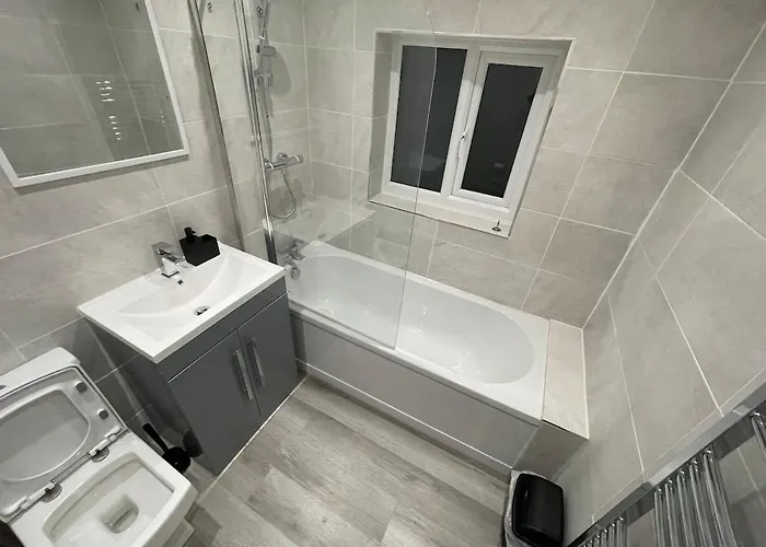 Apartament Betahouse -3br -pool Table -free Parking -spacious *