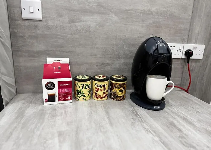 Betahouse -3br -pool Table -free Parking -spacious Manchester