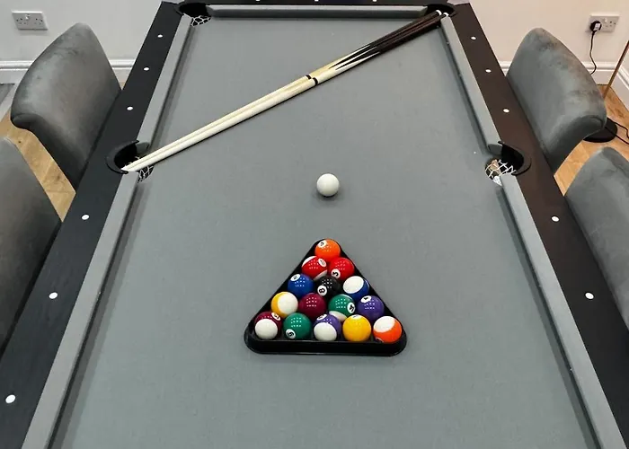 Betahouse -3br -pool Table -free Parking -spacious *