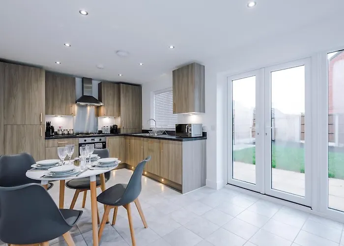 Stylish 3-bedroom House - Brand New