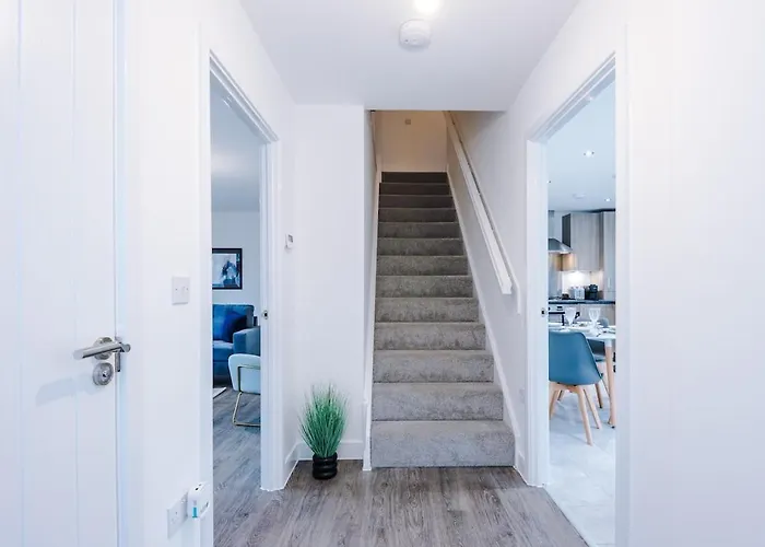 Stylish 3-bedroom House - Brand New