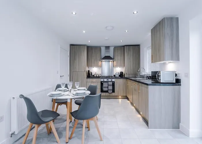 Stylish 3-bedroom House - Brand New 펜션 맨체스터