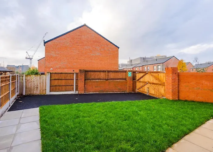 Stylish 3-bedroom House - Brand New