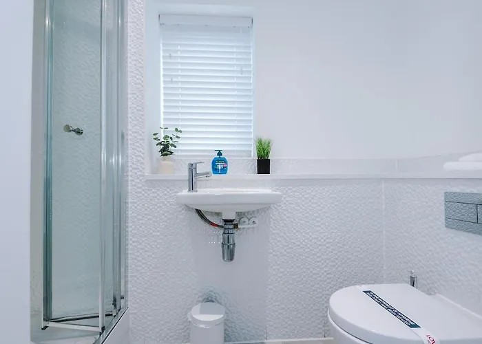 Сasa de vacaciones Stylish 3-bedroom House - Brand New Mánchester