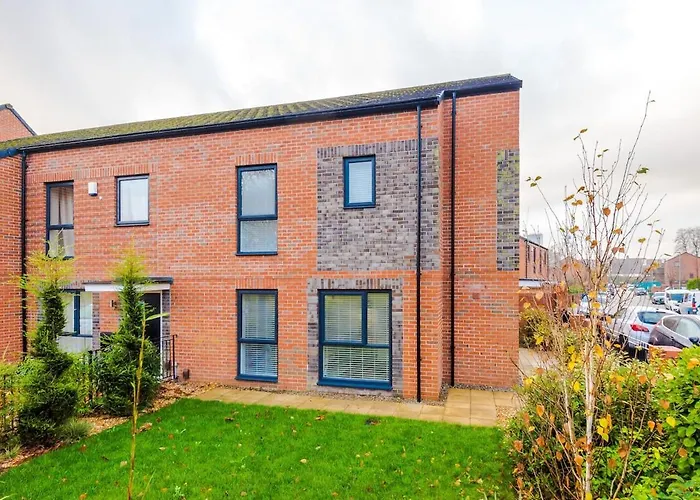 Stylish 3-bedroom House - Brand New *