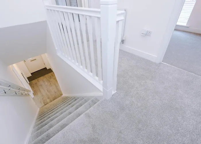 Stylish 3-bedroom House - Brand New Сasa de vacaciones *