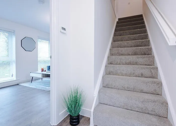 펜션 Stylish 3-bedroom House - Brand New 맨체스터