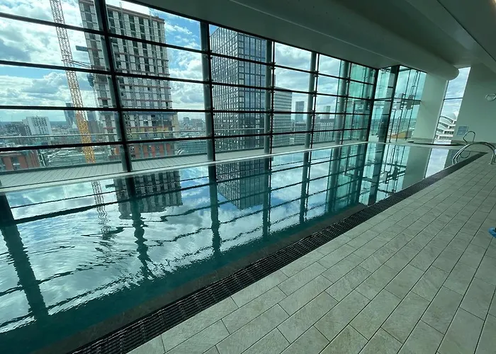 Amazing Skyline Views 3br Duplex With Free Parking * Manchester