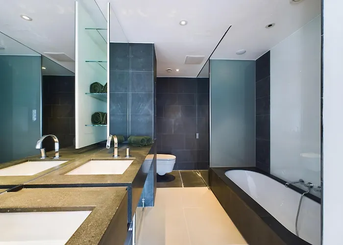 Apartment Amazing Skyline Views 3br Duplex With Free Parking