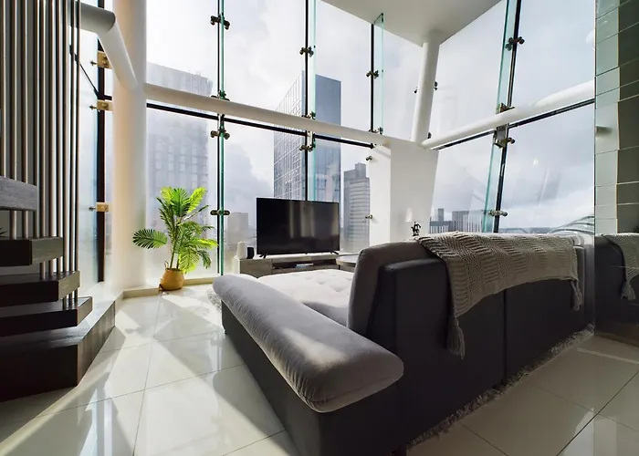 Amazing Skyline Views 3br Duplex With Free Parking Apartment *