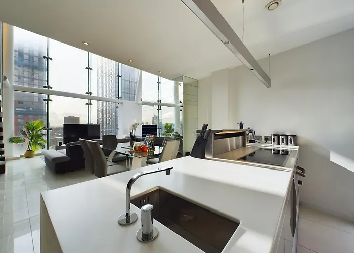 Amazing Skyline Views 3br Duplex With Free Parking Apartment Manchester