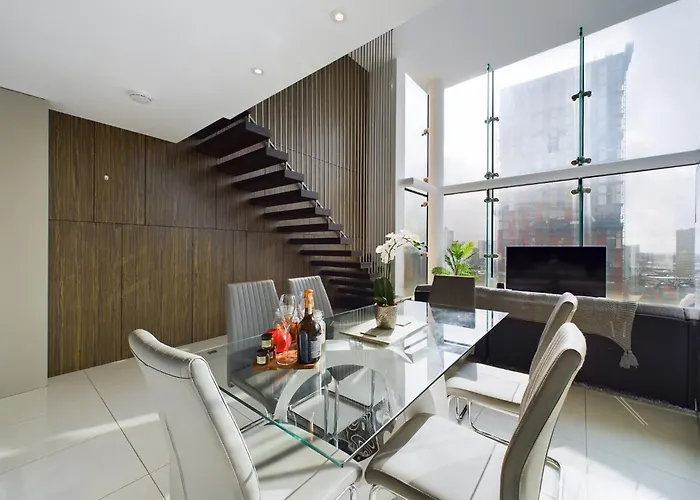 Amazing Skyline Views 3br Duplex With Free Parking *