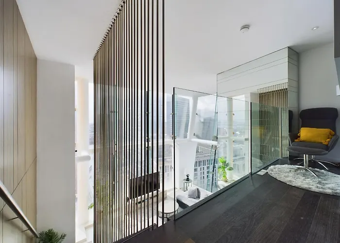 Amazing Skyline Views 3br Duplex With Free Parking Manchester