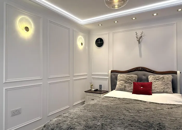 홈스테이 Private Bedroom In Unique Luxury House, Salford, 맨체스터
