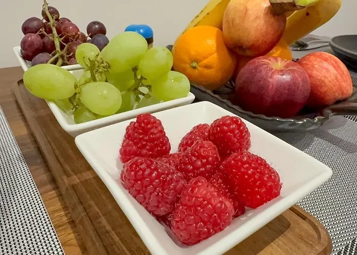 Feriehus Cozy 5-bed Caldecott Stays-sleep 6 Manchester