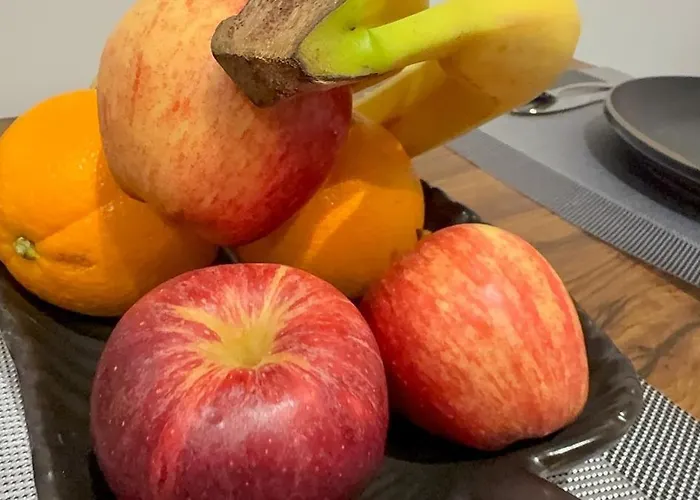 Cozy 5-bed Caldecott Stays-sleep 6 * Mánchester