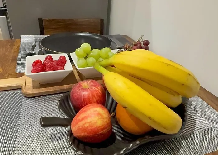 Cozy 5-bed Caldecott Stays-sleep 6 Сasa de vacaciones Mánchester