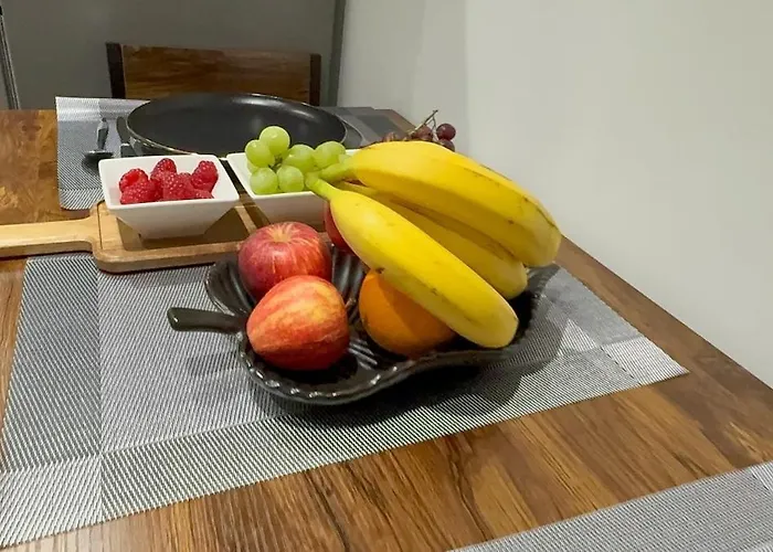 Сasa de vacaciones Cozy 5-bed Caldecott Stays-sleep 6 Mánchester