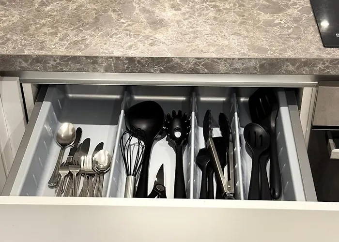 2br Duplex In Salford Mcr Sleeps4 Video In Photos