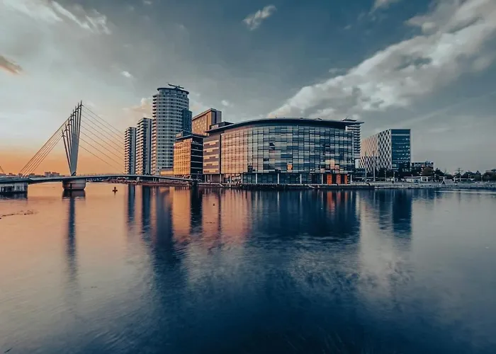 2br Duplex In Salford Mcr Sleeps4 Video In Photos 맨체스터