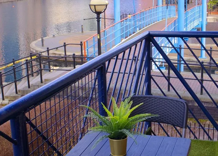 Great 2bed In Salford Quays With Water View