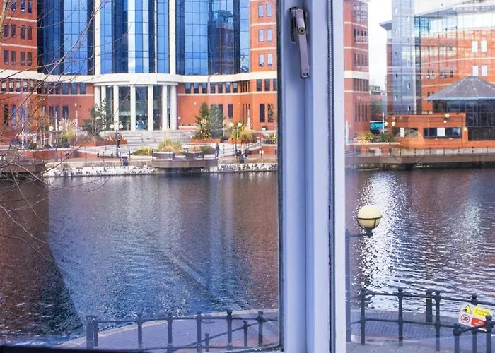 Great 2bed In Salford Quays With Water View *