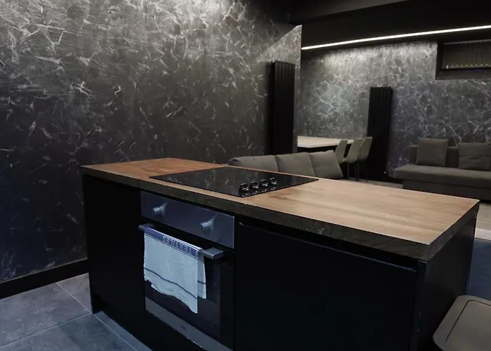 Appartement Nero Sleeps Fourteen