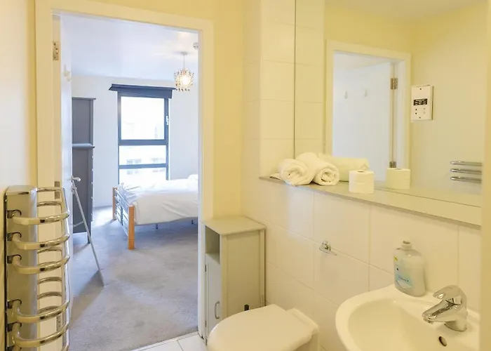 Luxury 2 Bed Ensuite Apartment In Deansgate 1 Min Walk To Commercial Area * Manchester